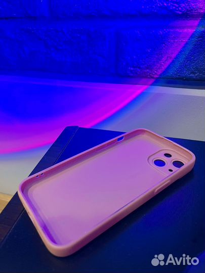 Чехол на iPhone 13