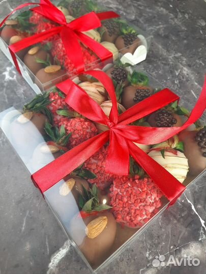 Вкусные букеты из клубники