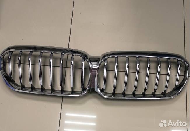 51129852283 Передняя декоративная решетка для BMW