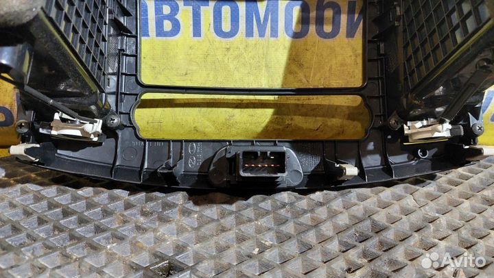 Рамка магнитолы Hyundai Elantra