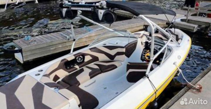 Буксировщик Regal Session 22