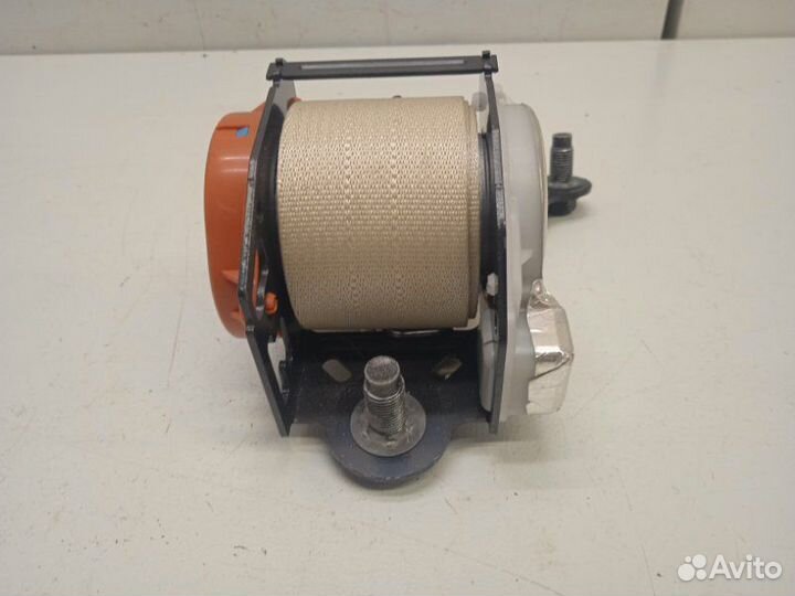 Ремень безопасности задний Infiniti Qx56 Z62