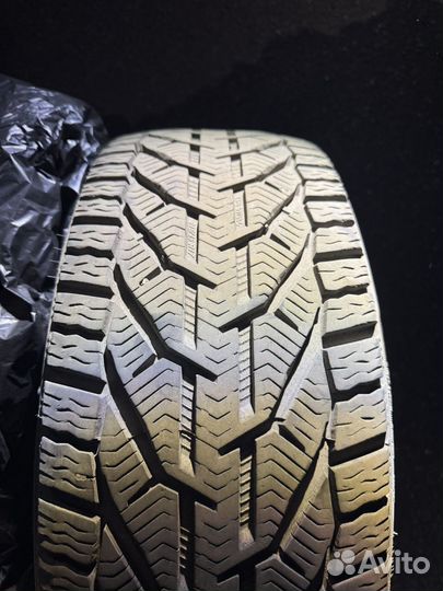 Tigar Winter 215/45 R17