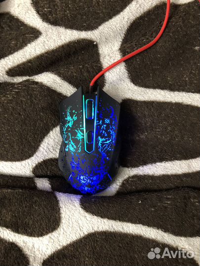 Игровая клавиатура и мышь