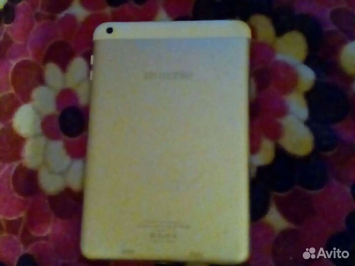 Планшет на запчасти(не рабочий)