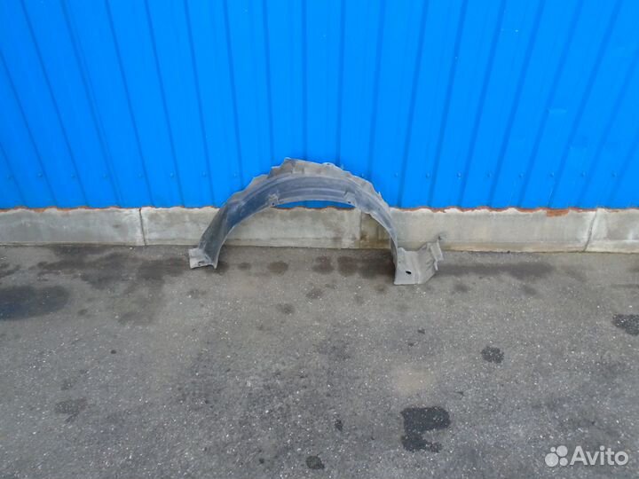 Nissan 63840-4M700 Подкрылок перед правый