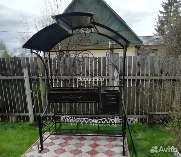 Мангал с крышей