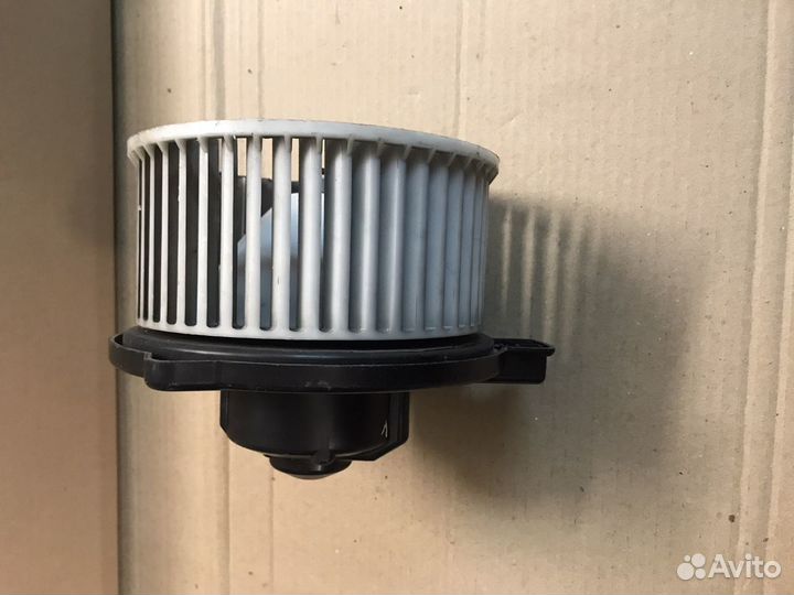 Моторчик печки Mazda 6