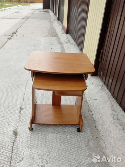 Компьютерный стол