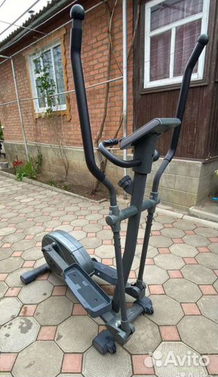Эллиптический тренажер torneo