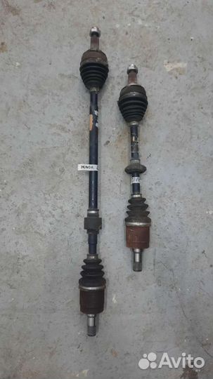 Привод передний правый Honda Civic 4d