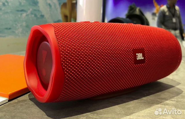 Портативная колонка JBL