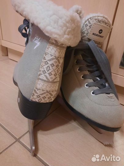 Коньки женские 36 размер