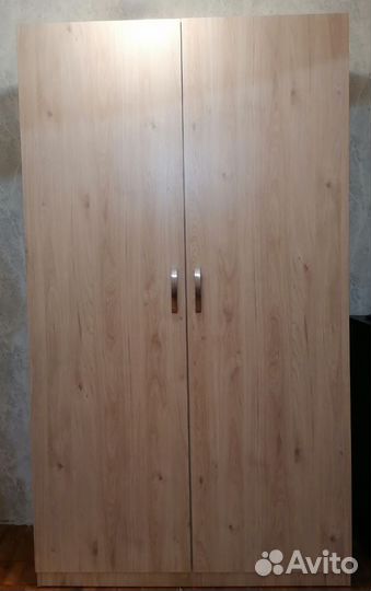 Шкаф двухстворчатый