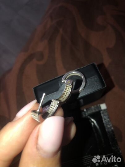 Серебряные серьги с фианитами