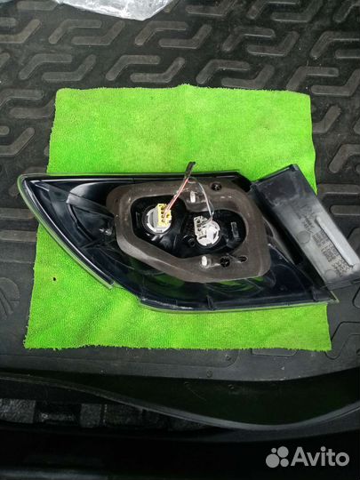 Задний правый внешний фонарь мазда 3 хечбек