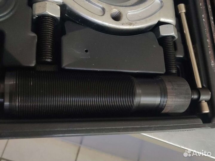 Набор съемников подшипников и шестерен