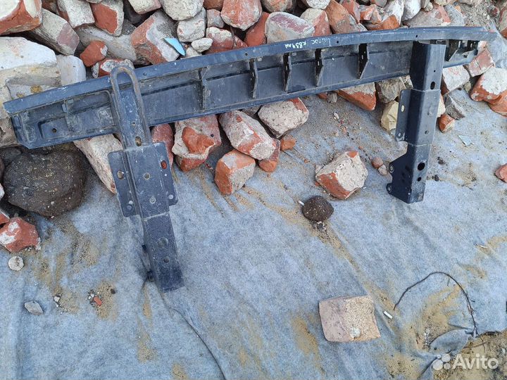 Уселитель заднего бампера