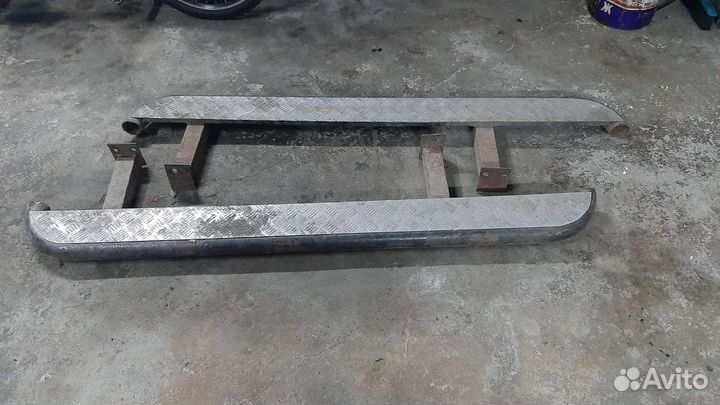 Подножки на внедорожник