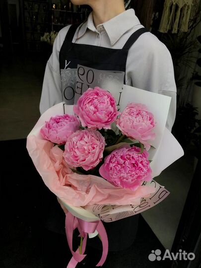 Букет из пионов