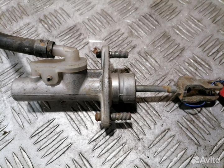 Цилиндр сцепления главный Mitsubishi Lancer 9