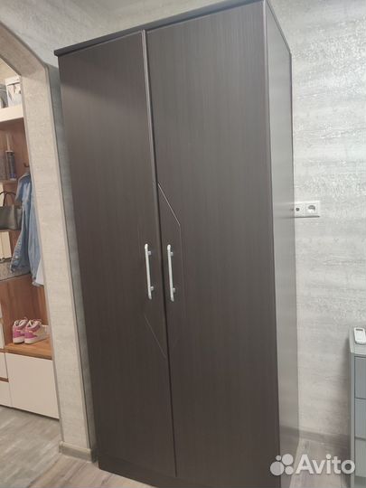 Шкаф распашной