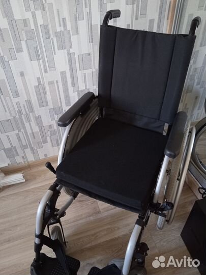 Продам инвалидное кресло
