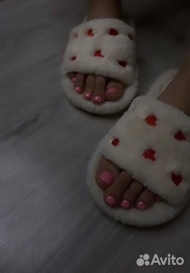 Наращивание ногтей, педикюр