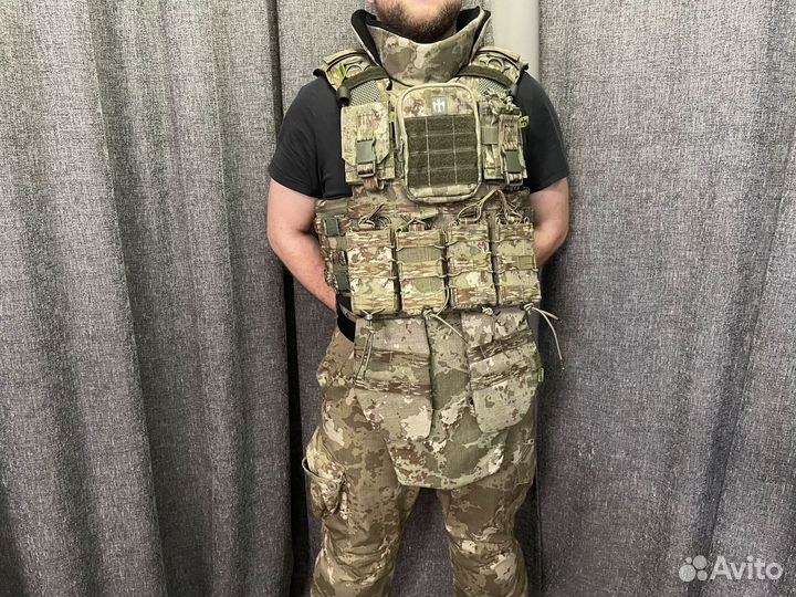 Тактический жилет с защитой шеи и подсумками