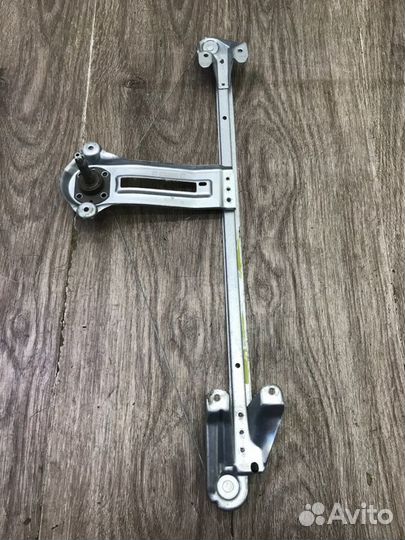 Стеклоподъемник задний правый Opel Zafira B