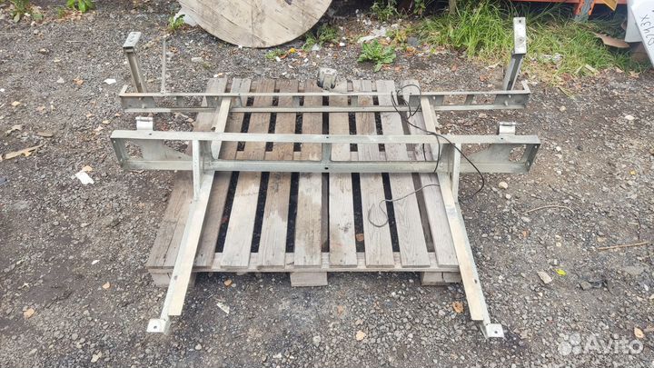 1875946 Кронштейн спойлера верхнего DAF XF 105 даф