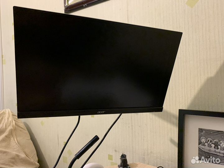 Монитор 22 безрамочный асер