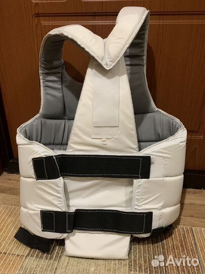 Жилет защитный для единоборств