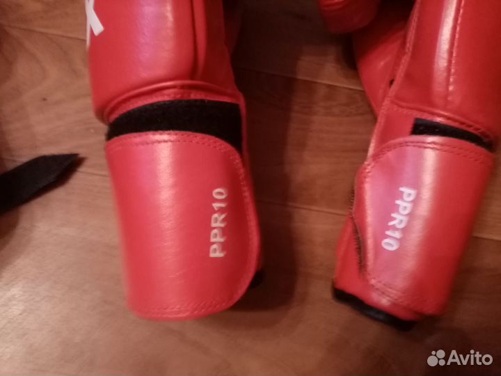 Боксерские перчатки подростковые и шлем