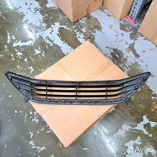 Решетка бампера Hyundai Elantra 11-14 с хромом