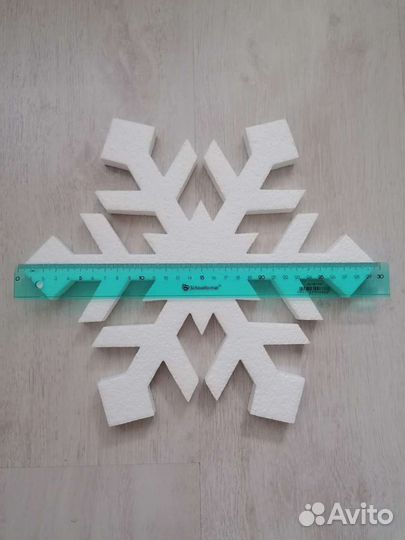 Новогодние украшения. Снежинки из пенопласта