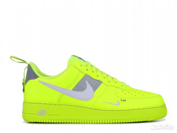 Nike Air Force 1 07 LV08 green