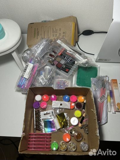 Набор мастера маникюра (аппарат, гель лаки и тд.)