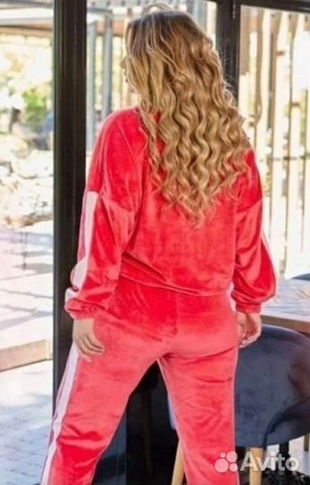 Костюм спортивный велюровый