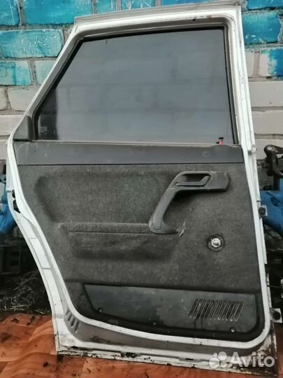 Дверь левая ваз 2110