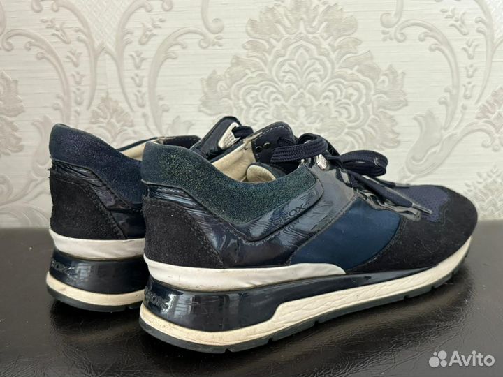 Кроссовки Geox