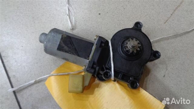 Моторчик стеклоподъемника передний правый Volvo S