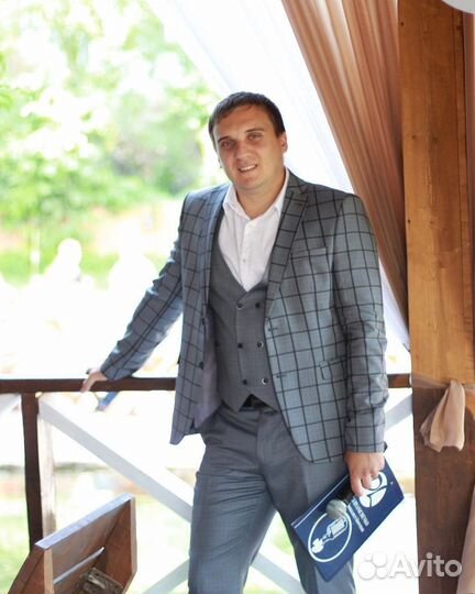 Ведущий,профессиональный вокалист,диджей