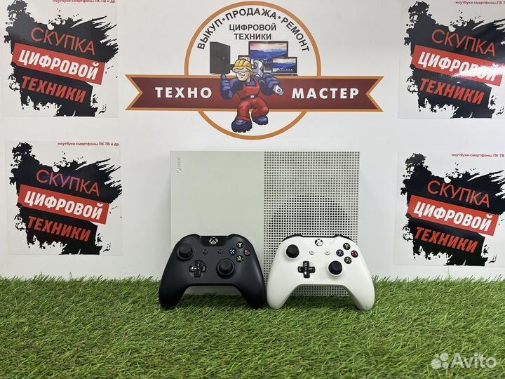 Xbox One S 1 тб + один геймпад