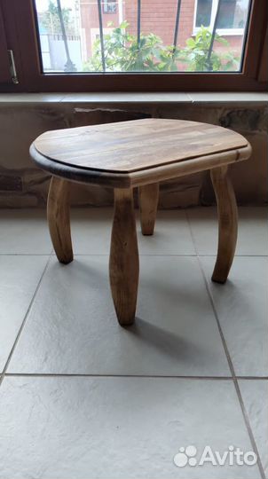 Прикроватный столик