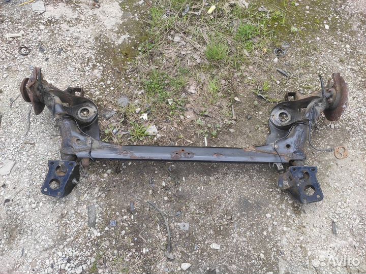 Балка подвески задняя Volkswagen Golf 4