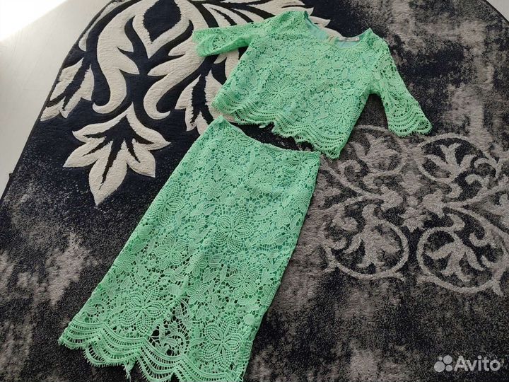 Стильный кружевной костюм