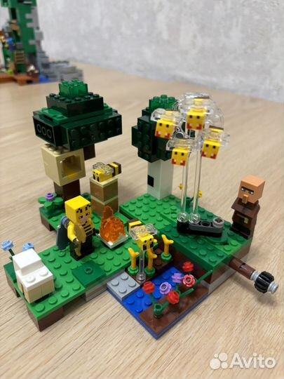 Конструктор lego minecraft 21165 Пасека