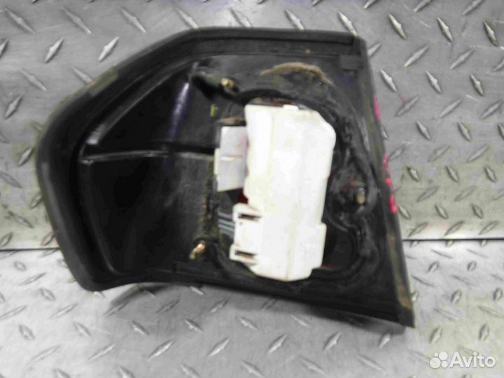 Фонарь задний наружный правый Nissan Primera P10E