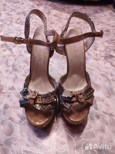 Босоножки 39